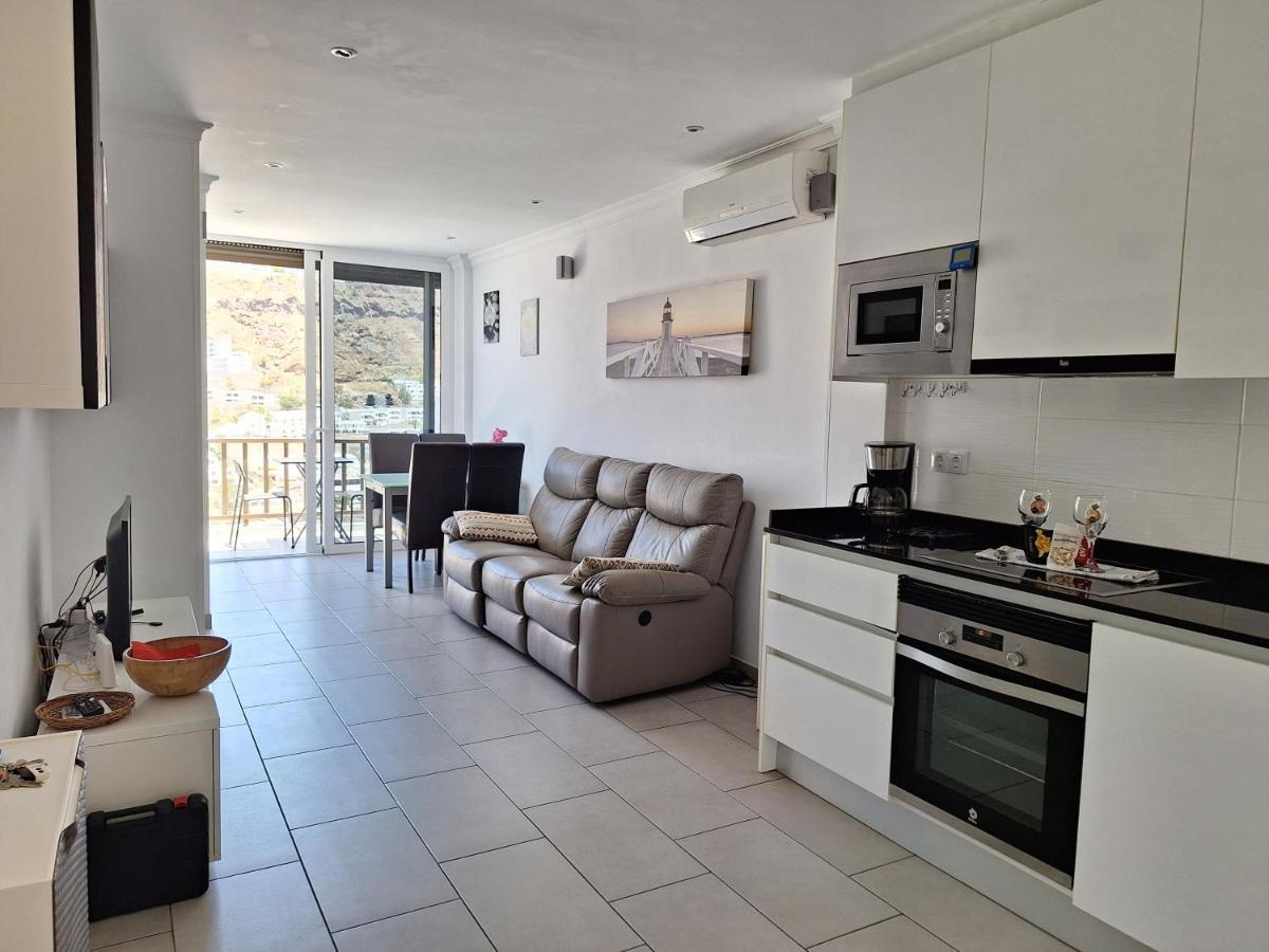 Solaris - Refurbished, Top Floor, Sea Views Пуерто Рико Екстериор снимка