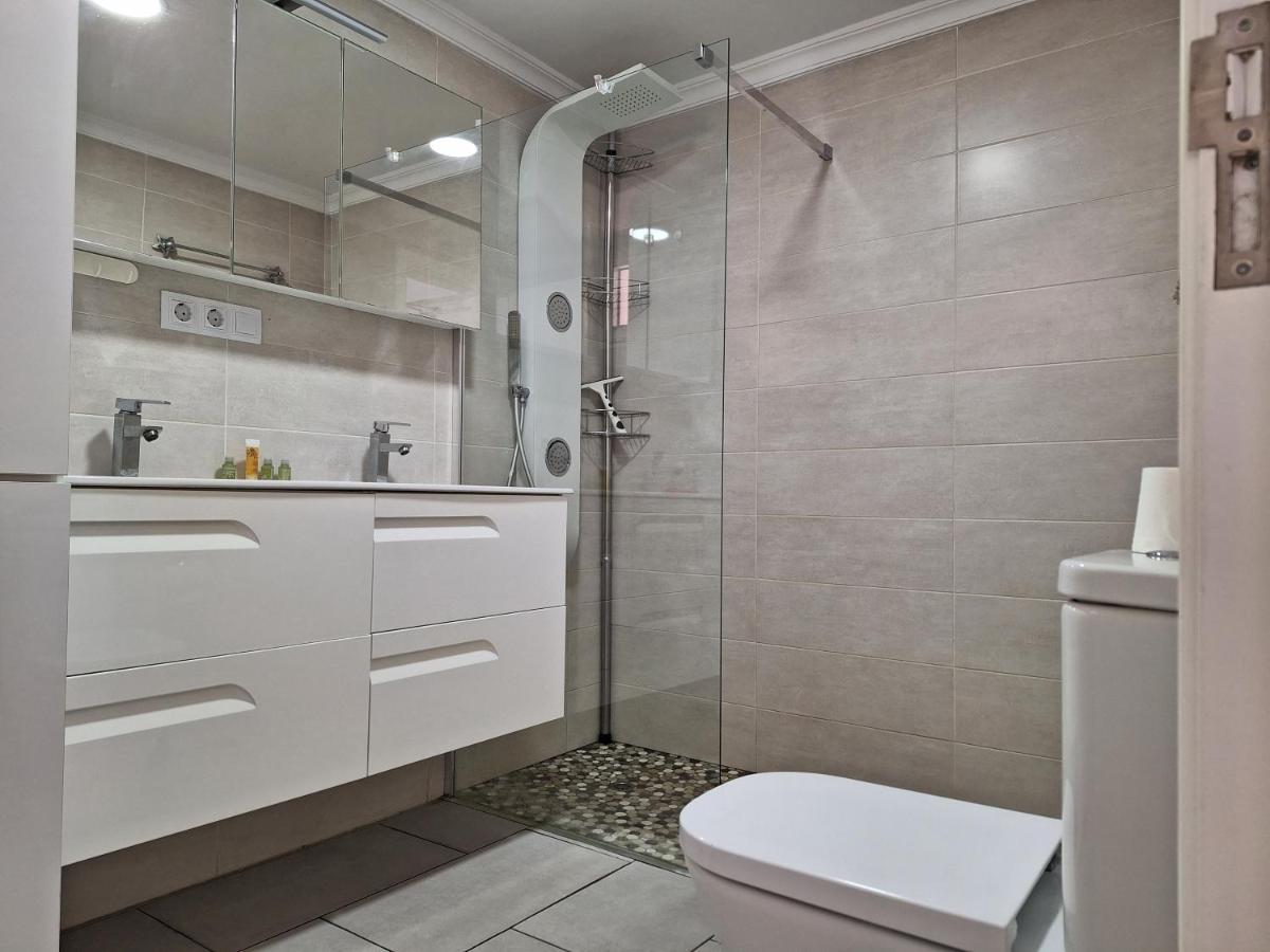 Solaris - Refurbished, Top Floor, Sea Views Пуерто Рико Екстериор снимка