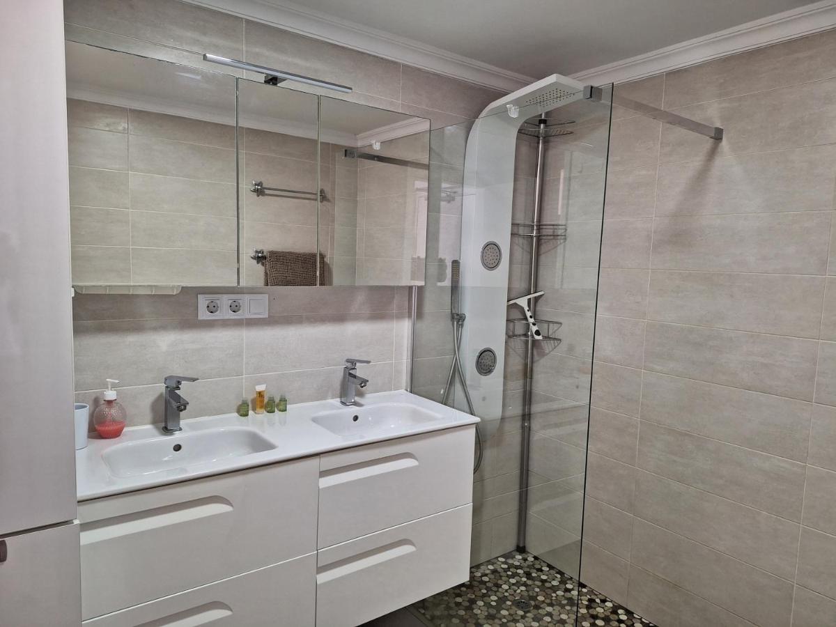 Solaris - Refurbished, Top Floor, Sea Views Пуерто Рико Екстериор снимка