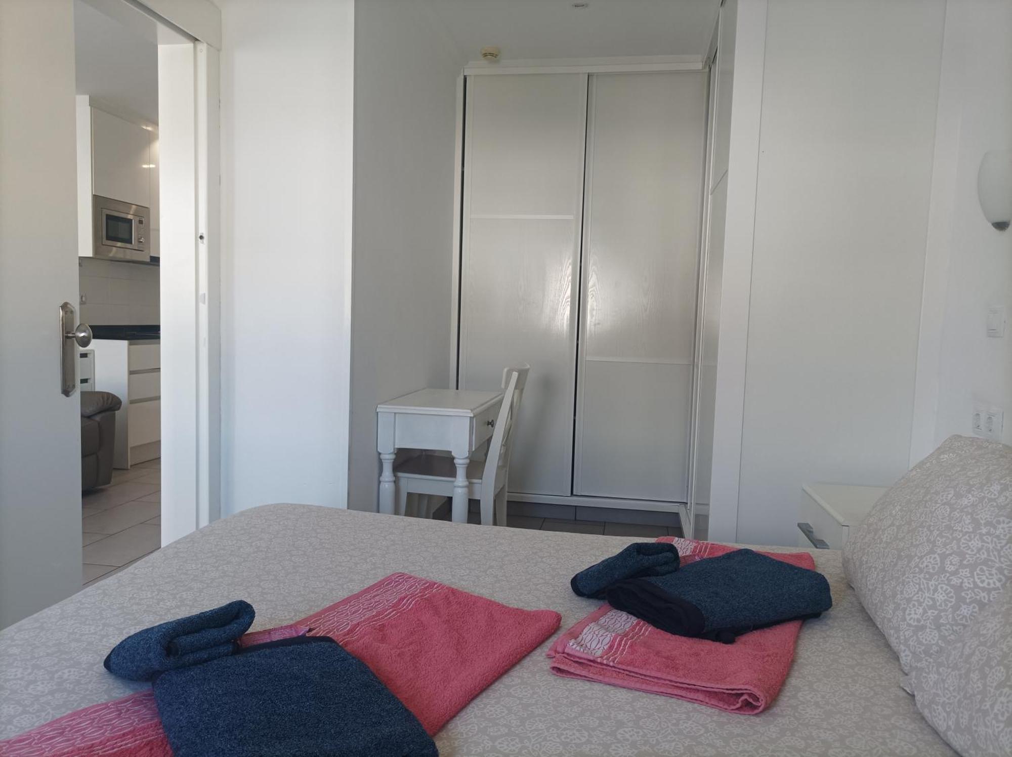 Solaris - Refurbished, Top Floor, Sea Views Пуерто Рико Екстериор снимка